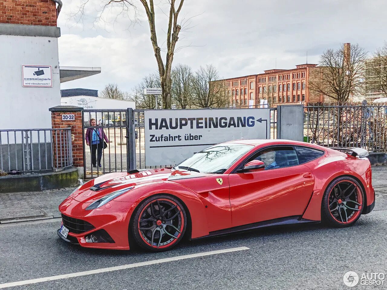 Реле 812h-1c-c 12vdc. 812 н. Ferrari 812 superfast. Ferrari f812 superfast. 812 н.