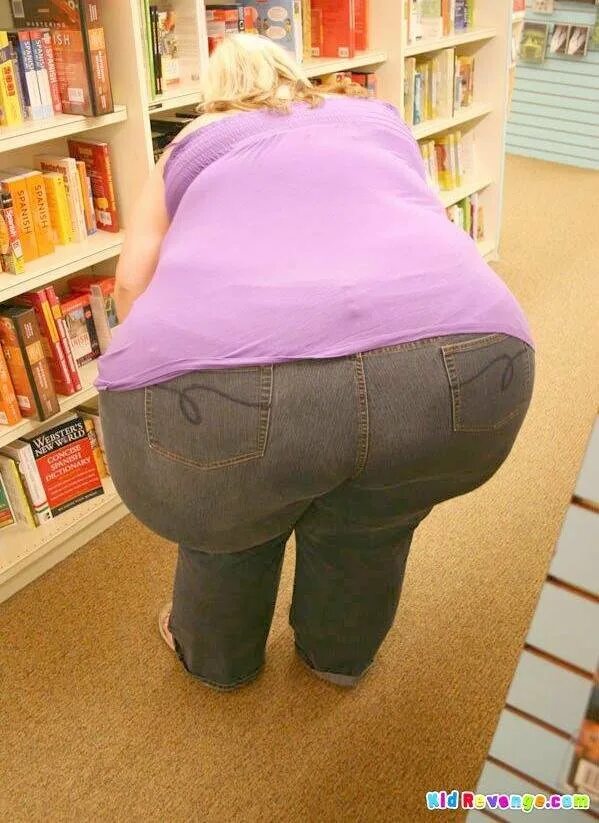 Толстый зад в брюках. Толстая женщина в брюках. Под толстой жопой