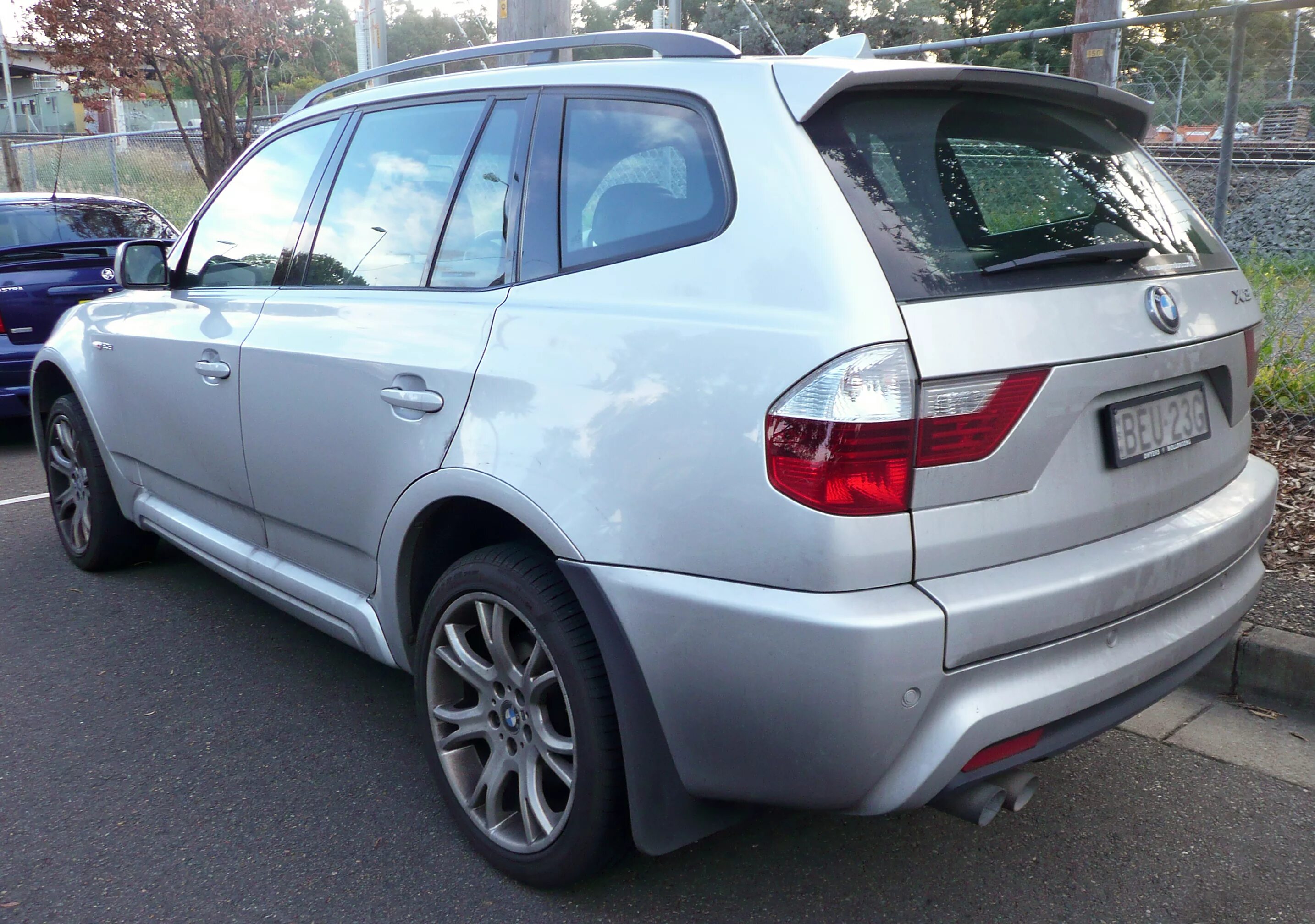 Шины на бмв х3. BMW x3 e83 диски. BMW x3 2009. Диски на БМВ х3 е83. БМВ х3 е83.