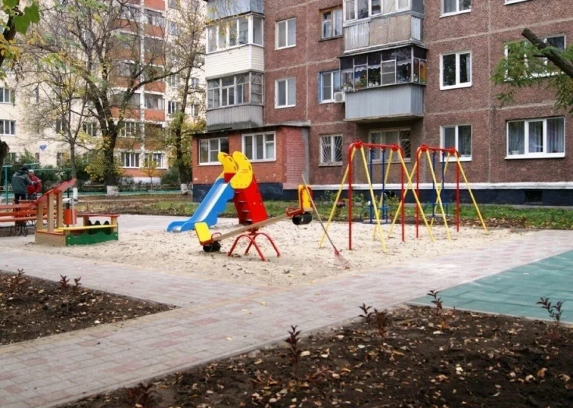 Ютуб дворов. Благоустройство дворовых территорий многоквартирных домов белгород. белгород 21 двор. красивый двор многоквартирного дома. благоустройство двора многоквартирного дома.