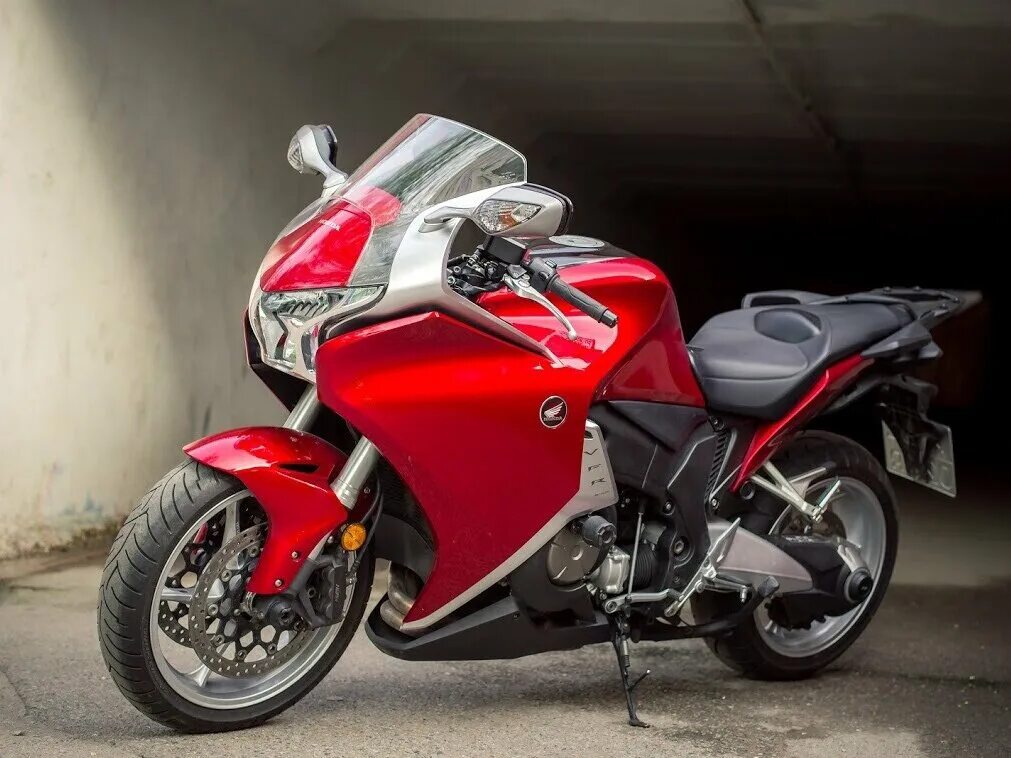 Купить мотоцикл в алматы. Vfr1200 2014. Honda VFR 1200 xa 2014. Хонда ВФР 1200 зеленый. Vfr1200 2007.