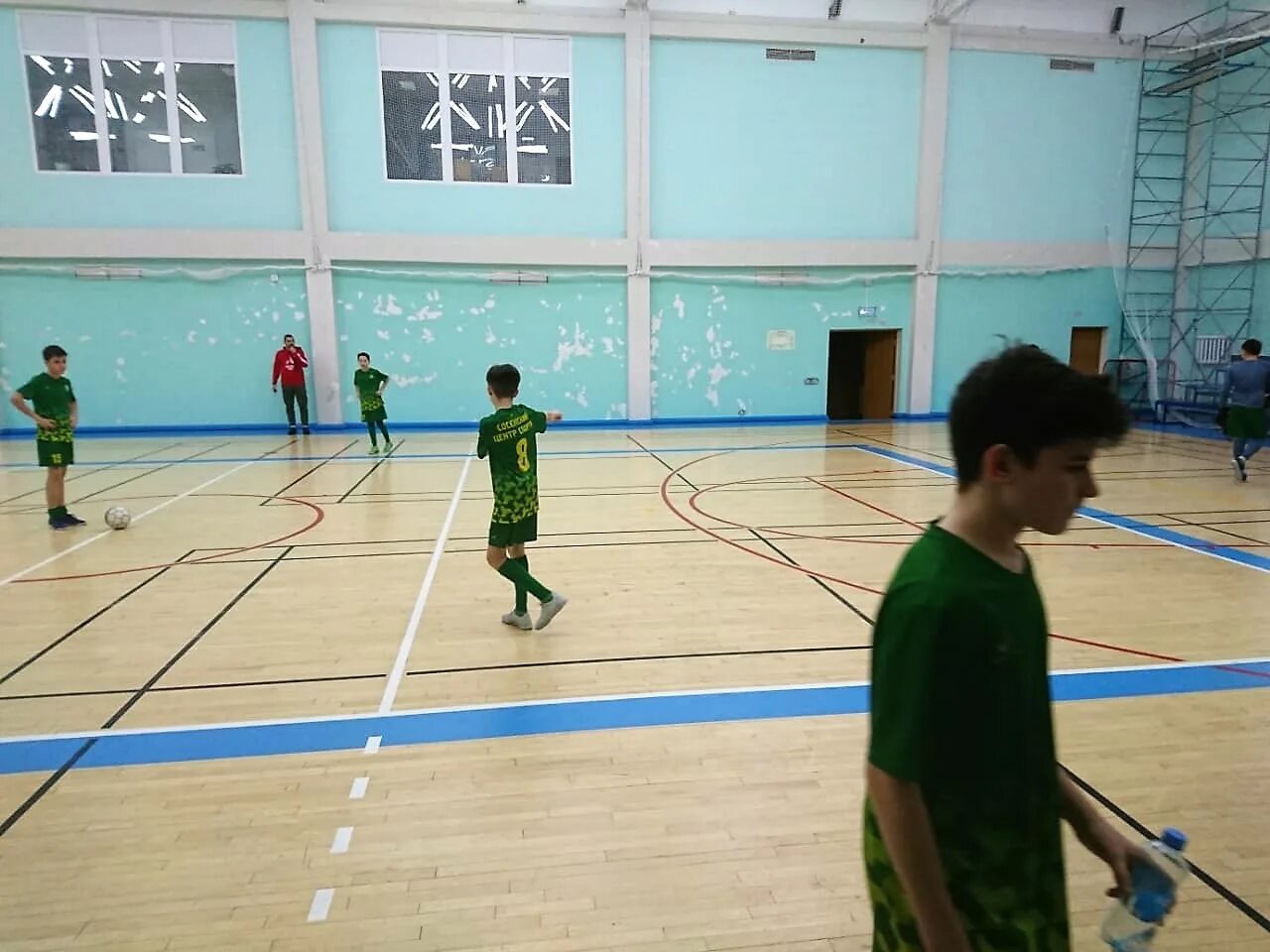 Спортзал на сосенском. Сосенский центр спорта бадминтон. Сосенский центр спорта. Спортзал на сосенском. Сосенский центр спорта тренажёрный зал.