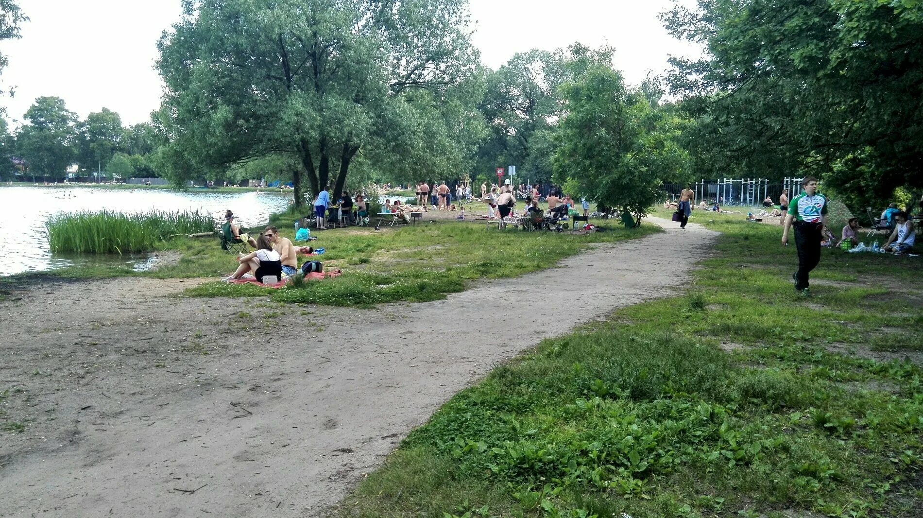 Пляж выхино. Saint lake шатура пляж. Озеро белое санаторий подмосковье. Белое озеро пляж отзывы. Белое озеро пляж отзывы.
