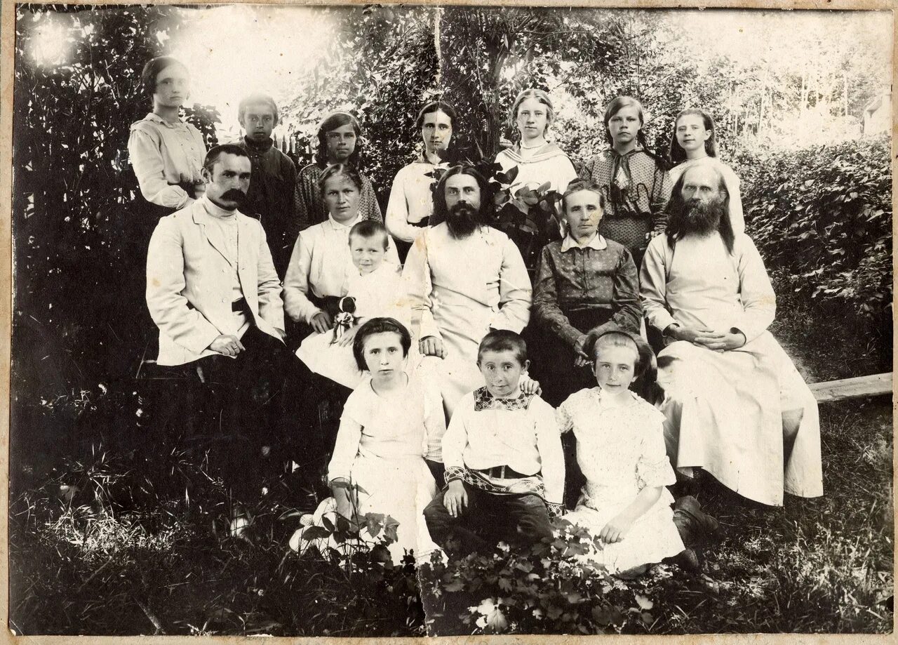 Где жили его родственники. Семья купца Поленова Рыбинск. Владимирская духовная семинария 1897г.