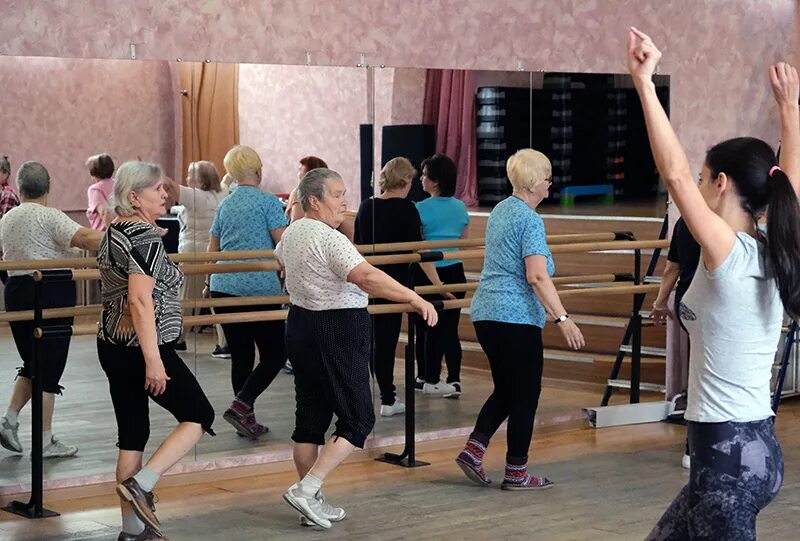 мария мама школа первой помощи детям. реклама фитнес клуба. кфкс спарта школа. фитнес учеба. коллектив фитнес клуба.