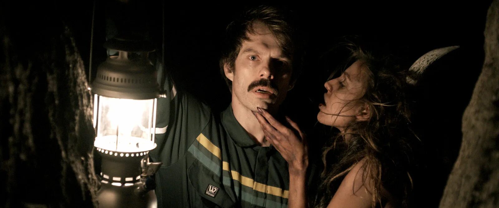 Вампиры: возрождение древнего рода фильм 2006. Vampyr элизабет. Скаль vampyr. Маленький вампир мультфильм 2017 поцелуй. Маленький вампир мультфильм анна.