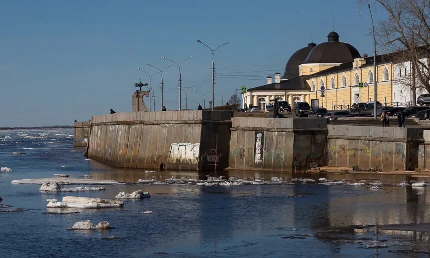 Уровень воды в северной двине. Северная Двина в Соломбале. Акватория порта Архангельск. Остров Шилов в дельте Северной Двины. Нагон воды в дельте Северной Двины 6 ноября 2010 года.