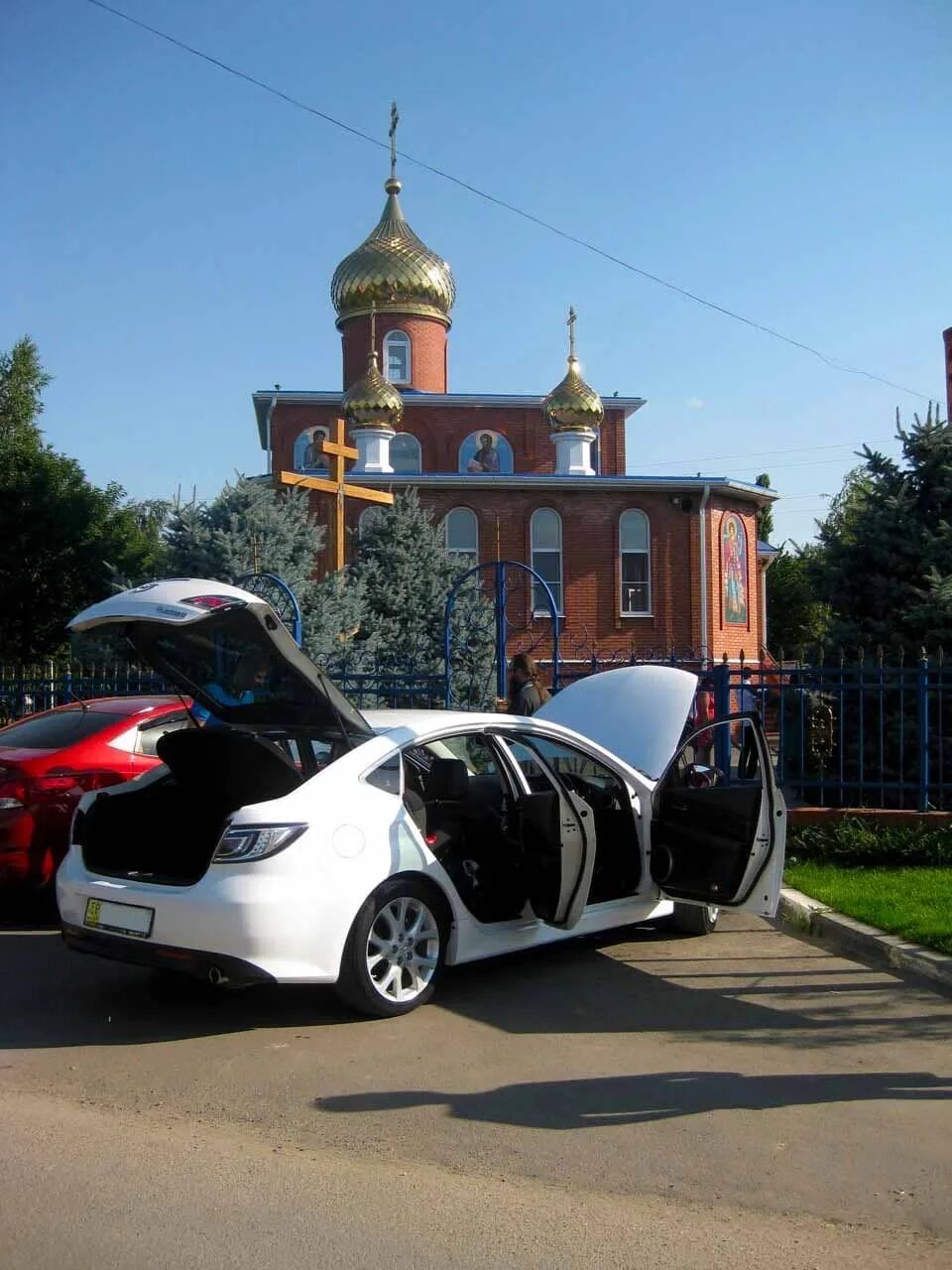 Можно ли освятить машину. Освящение автомобиля. православная машина. освятить автомобиль. освятить машину в церкви.