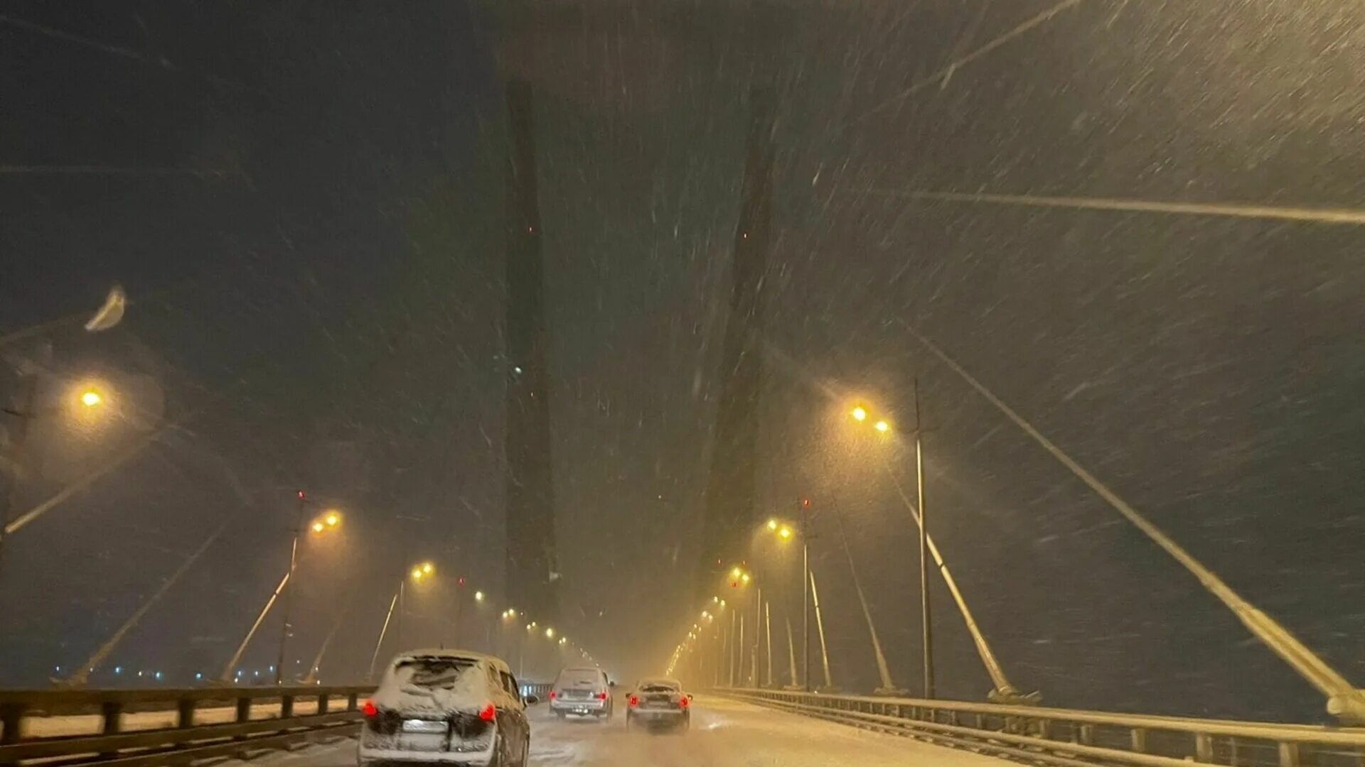 Снегопад Владивосток Приморский. 22 Декабря ночь. Туманная улица ночью декабрь. Приморский край сугробы.