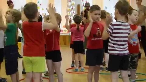 Для детей у оленя дом большой