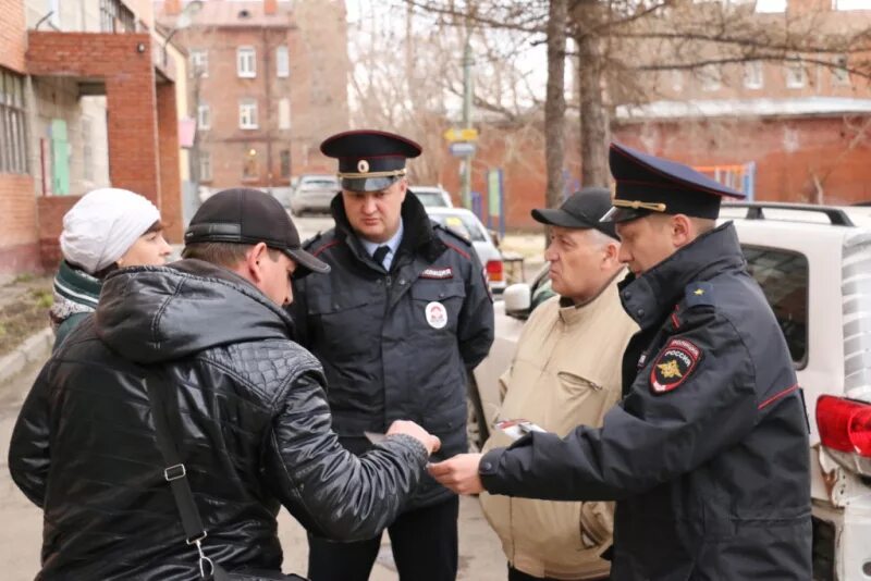 Участковый уполномоченный учет. УУП. Отчет участкового уполномоченного полиции. Отчет перед населением участкового уполномоченного. Полицейские Томска.