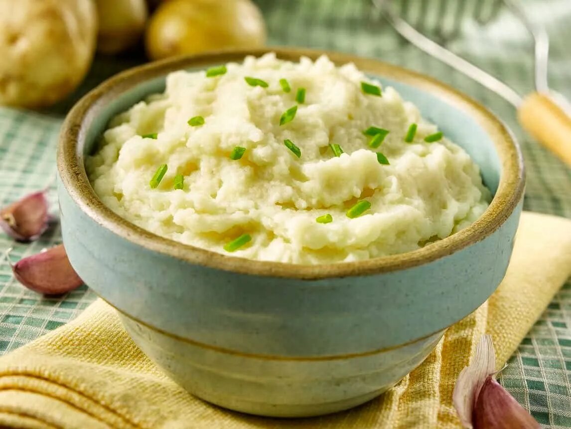 Пюре из картофеля и капусты. Картофельно кабачковое пюре. пюре из картошки в мундире. пюре по-домашнему. пюре из картофеля и кабачков.