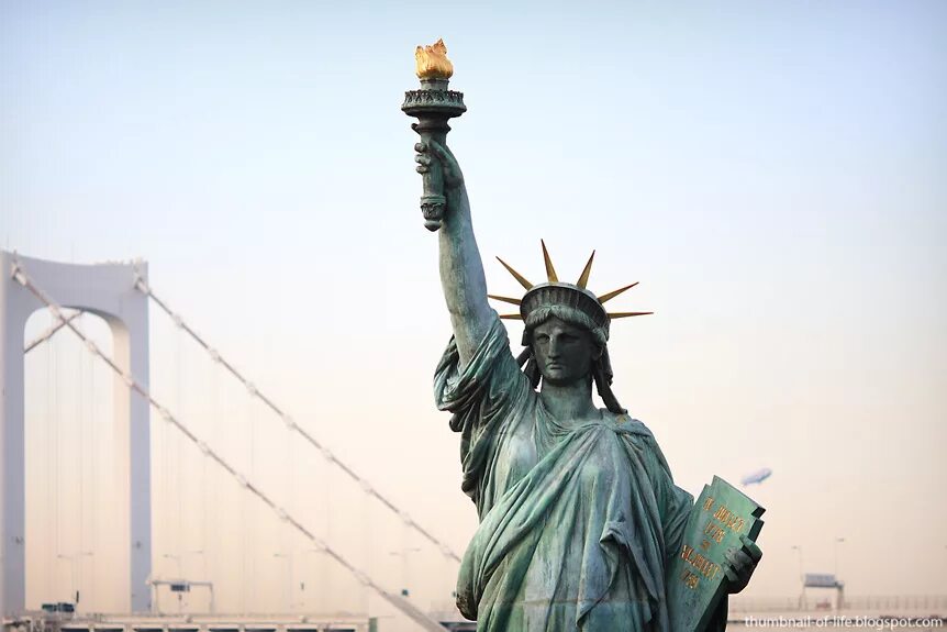 Полная история статую свободы посмотреть. Статуя свободы, авторы эйфель, бартольди. Статуя отдам. Вид на статую свободы из баттери парка. Статуя свободы (statue of liberty).