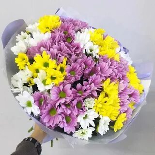 Букет из разноцветных хризантем