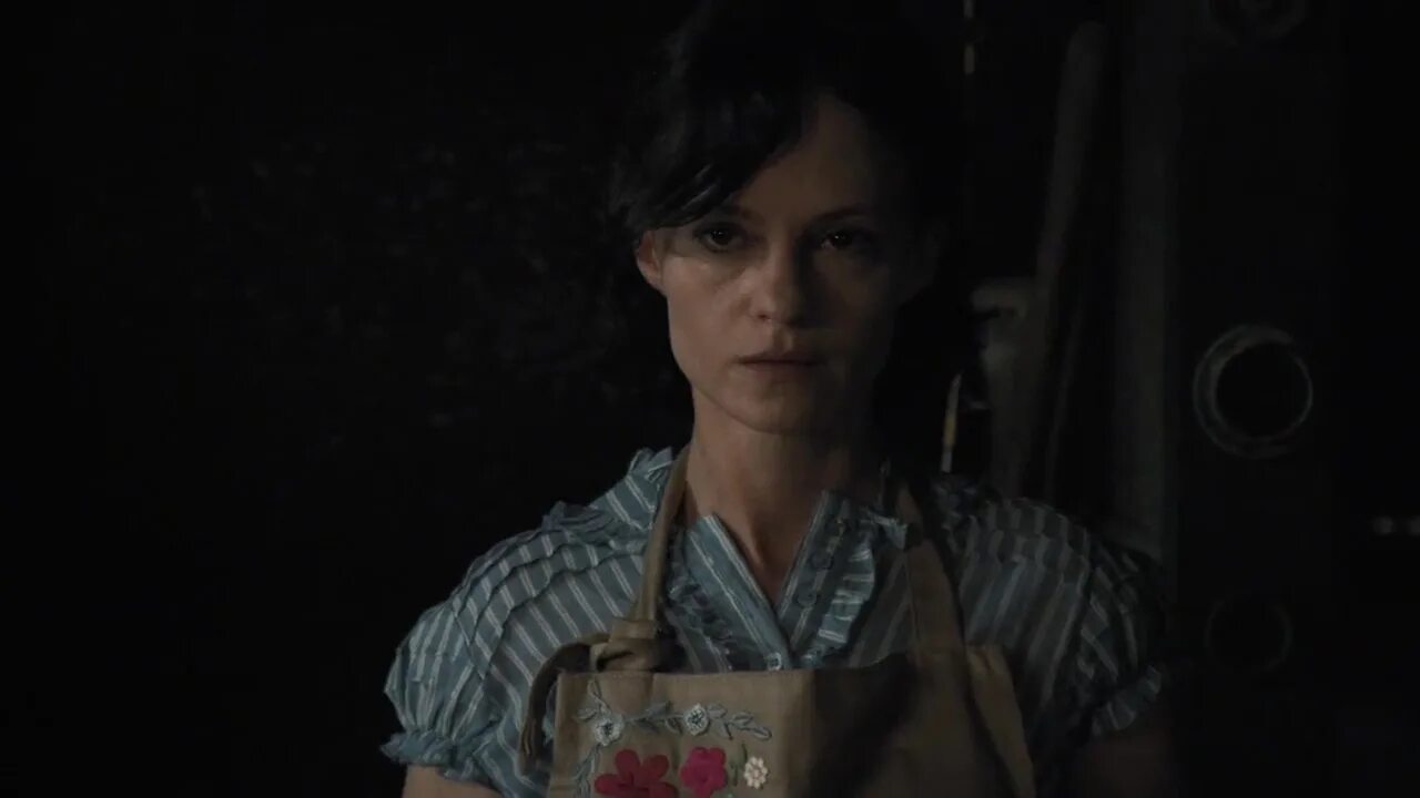 The woman wants to find out details. Фелисити джонс невидимая женщина. The woman wants to find out details. The woman wants to find out details. A woman makes a plan audiobook.