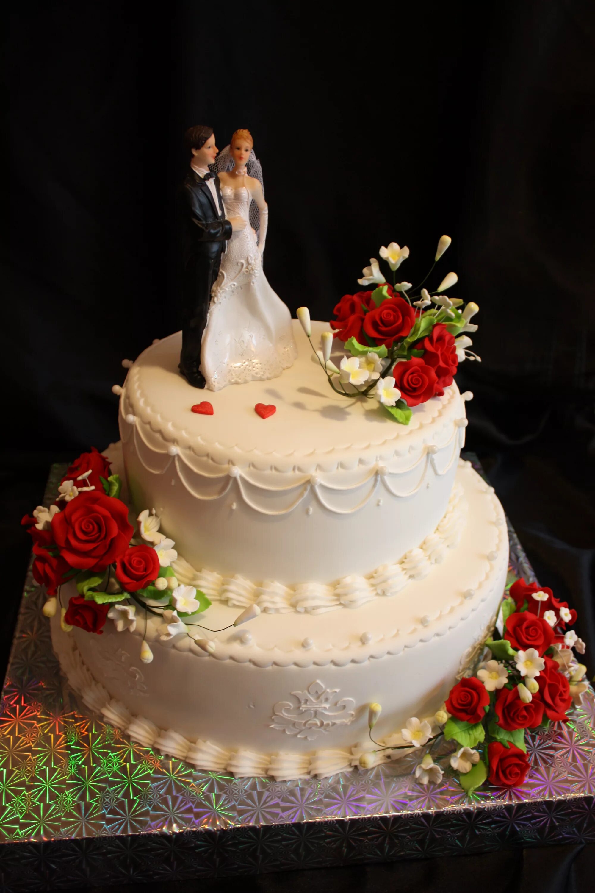 свадебный торт 4 яруса. красивые свадебные торты двухъярусные. торт 4 свадьбы. торт на свадьбу четырёх ярусный. свадебный торт 2 яруса белый.