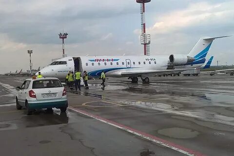 Самолет приземлился в аэропорту домодедово
