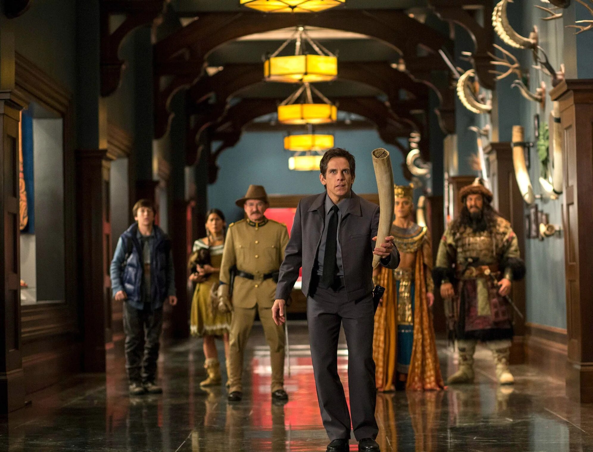 Рами малек ночь в музее: секрет гробницы (2014). Джон бернтал ночь в музее 2. Ночь в музеи 1 2 3. Фильм ночь в музее 3. Ночь в музее 3 ланселот.