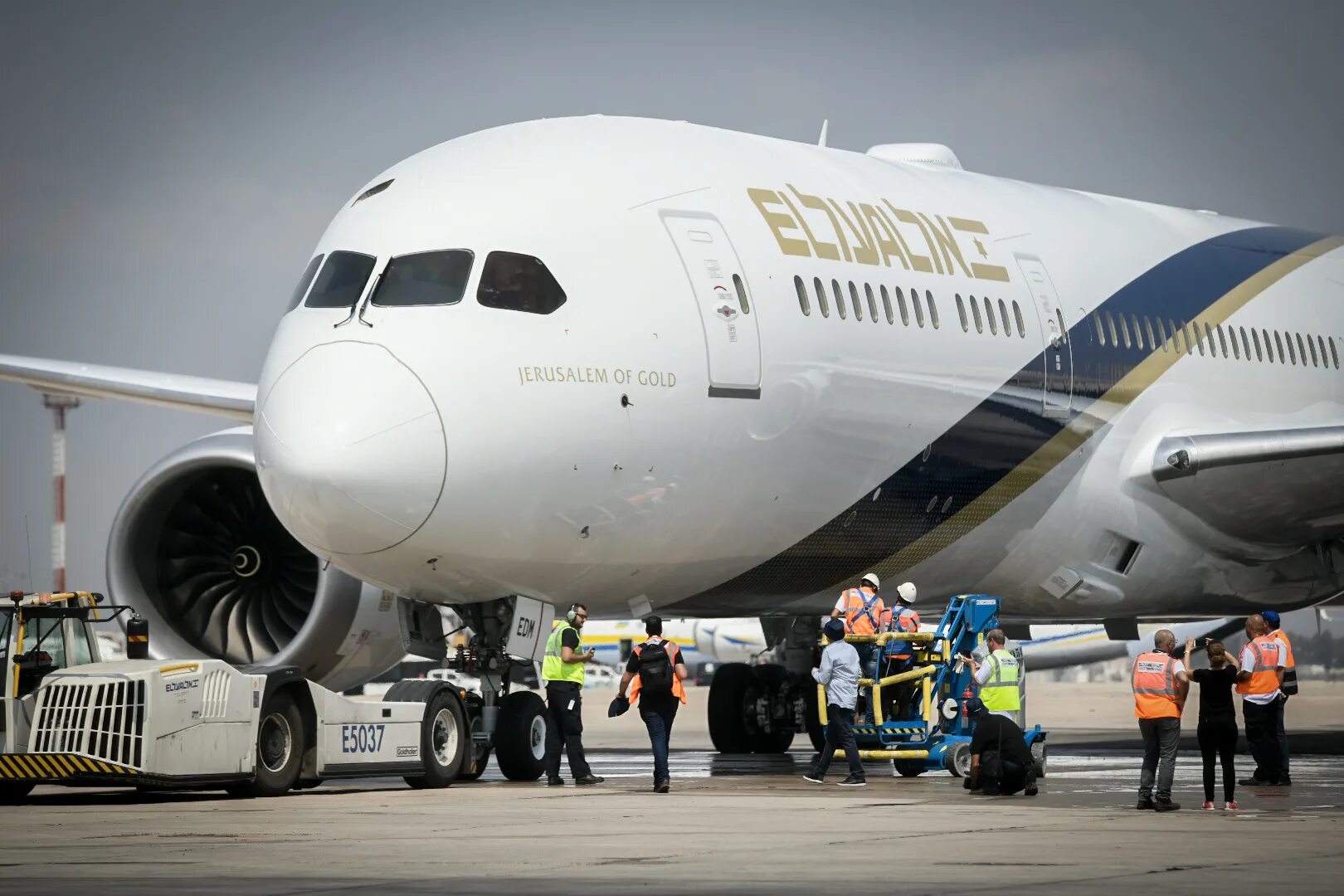 El al israel. Эль Аль. Самолеты Эль Аль. Авиакомпания Израиля Эль Аль самолеты. Самолёт авиакомпании из Израиля.