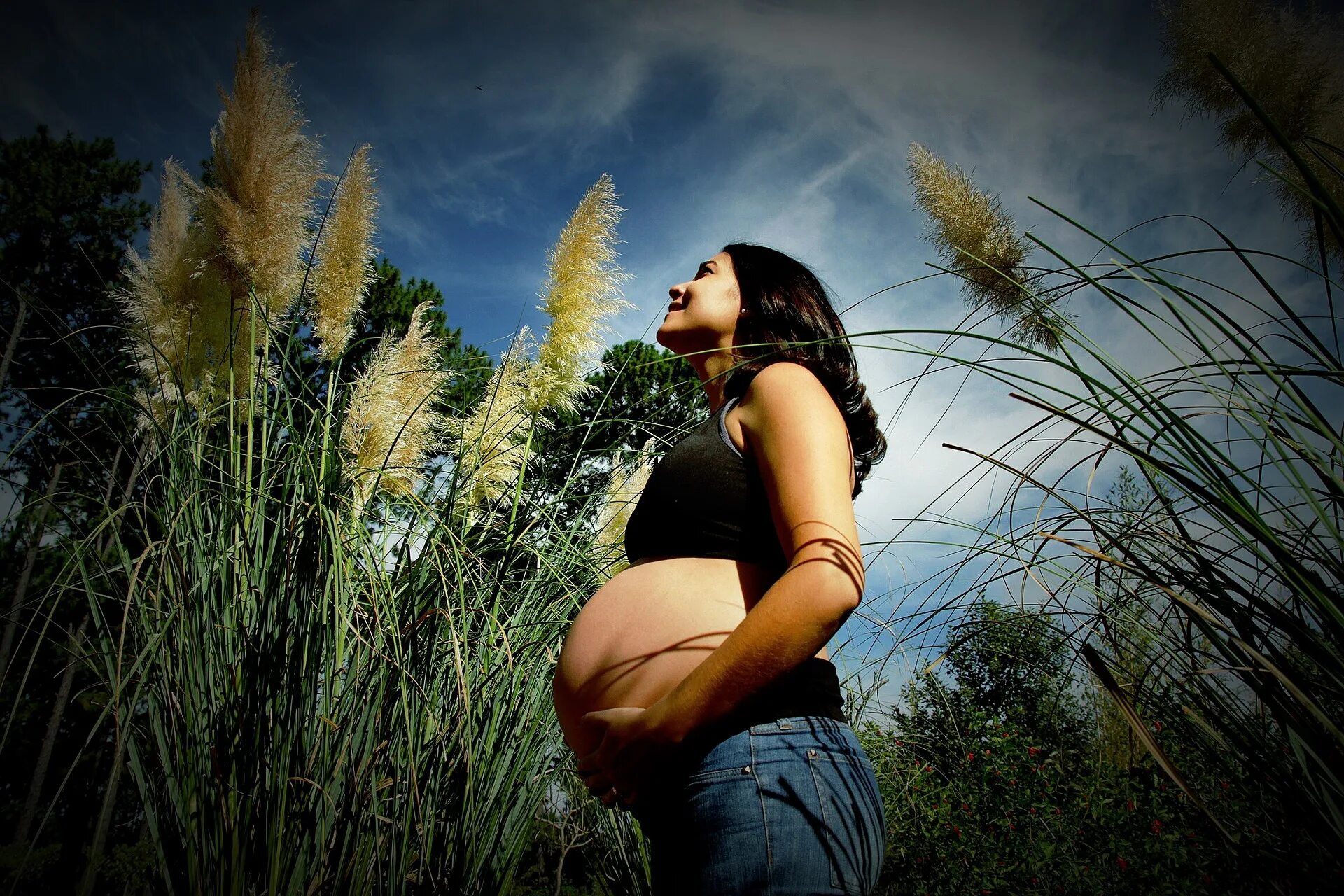 Подборка с беременными. Фотосессия беременной на природе. Фотосессия беременности на природе.