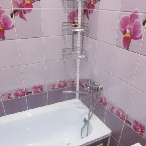 Ванная панелями ПВХ хрущевка. ПВХ панели Орхидея в ванную комнату. Панели в маленькой ванной. Ванная в хрущевке панелями ПВХ. Ванна ключ панелями