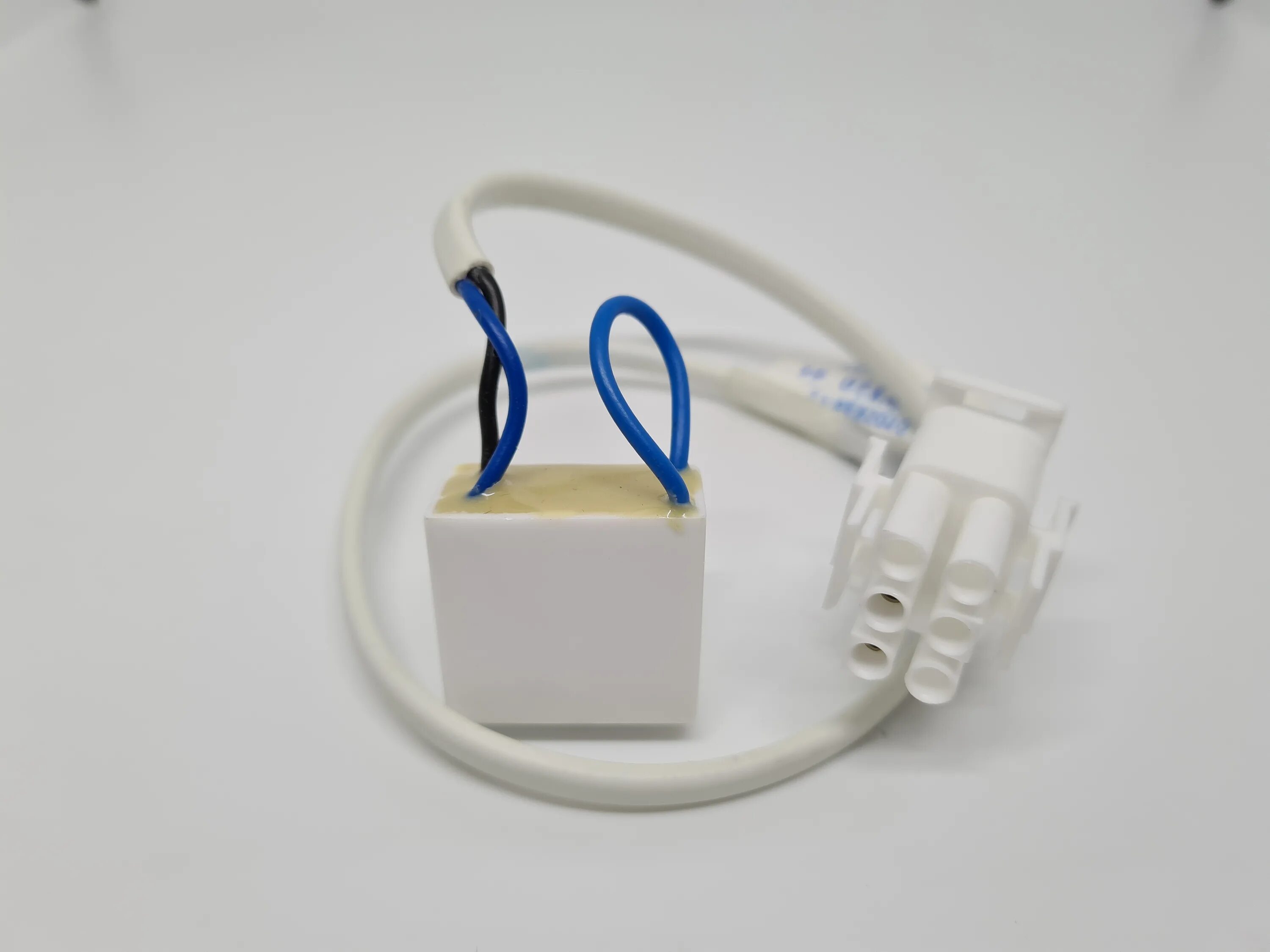 ртт 1-2 для холодильника индезит. датчик дефростер индезит. датчик воздушный индезит 2х-контактный, с колодкой (11 ом) c00270924. датчик испарителя оттайки холодильник индезит аристон. датчик холодильника индезит.