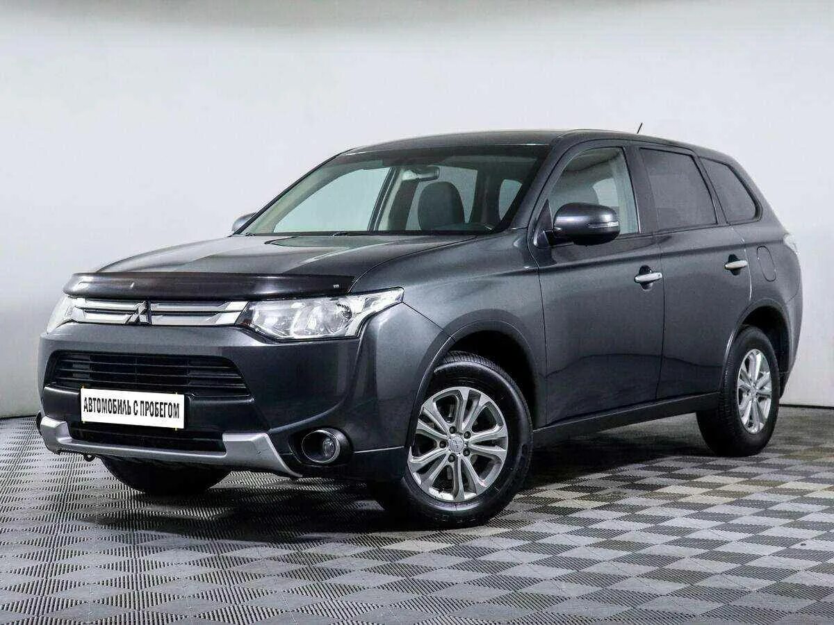 Mitsubishi Outlander III. Mitsubishi Outlander III Рестайлинг 2. Митсубиши Аутлендер 2014. Митсубиси Аутлендер 3 поколения. Мицубиси аутлендер б у