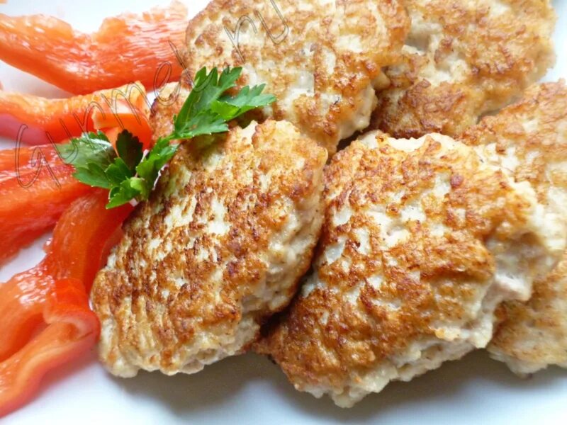 оладьи из куриного фарша. куриные оладьи из куриного фарша. куриные оладьи "просто и вкусно". куриные оладушки из фарша. куриные оладушки из филе.