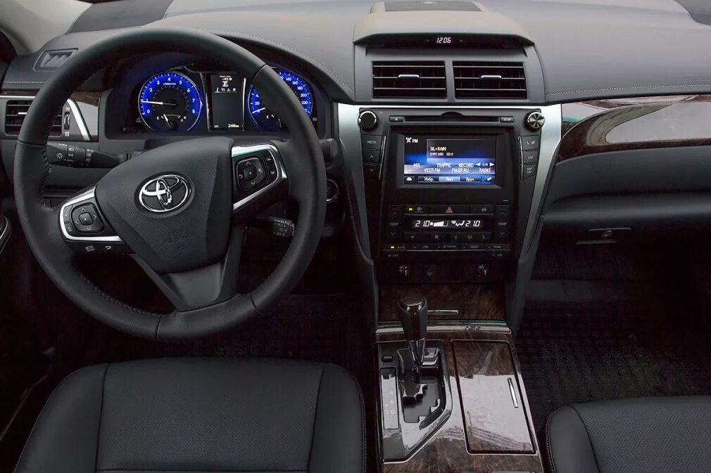 Руль и панель от camry 55 в camry 50 конец рестайлинга салона - Toyota Camry (XV