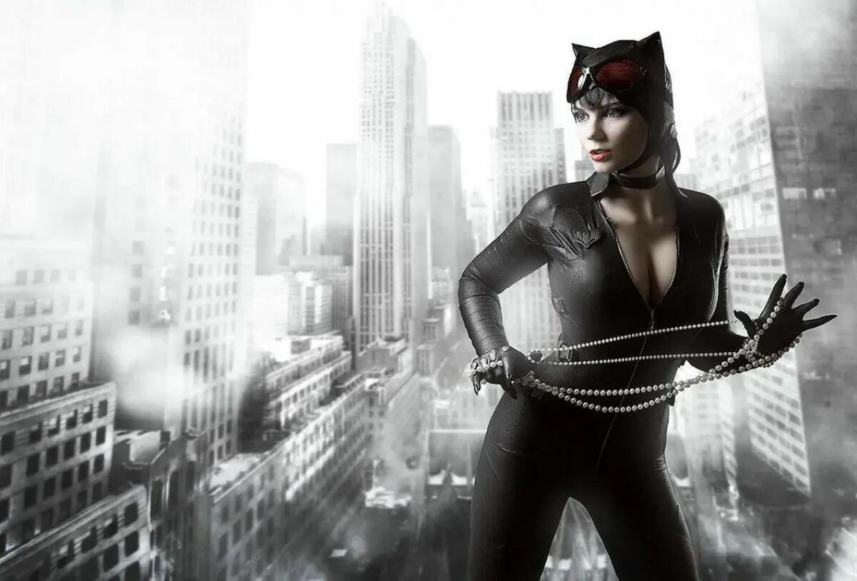 Красивая женщина кошка. Женщина кошка Catwoman. Женщина кошка 2004. Холли Берри женщина кошка. Энн Хэтэуэй женщина кошка фото.