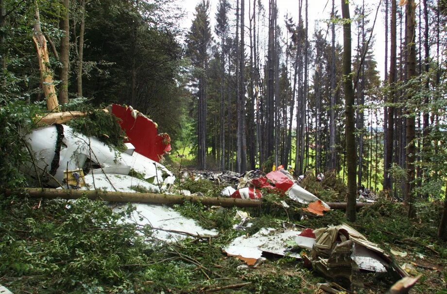 Столкновение самолетов в 2002. Катастрофа над боденским озером в 2002. Столкновение самолетов над боденским озером. Катастрофа ту-154м над боденским озером. Трагедия 2002 самолет башкирские авиалинии.