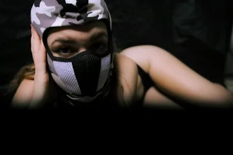 Yaiza Galdon Ski mask bikini 2022 (52091399361).jpg. 