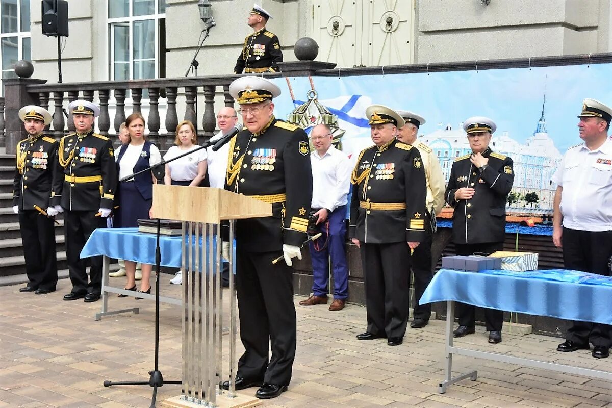 Дневник нахимовского училища. НВМУ (Нахимовское военно-Морское училище). Нахимовское училище в Санкт-Петербурге. Выпуск НВМУ 2006. Знамя Нахимовского училища.