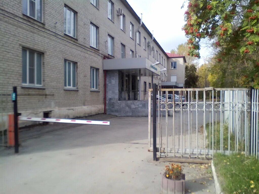 онкодиспансер г. переулок больничный 6 каменск-уральский. туберкулезный диспансер каменск-уральский. пустой коридор больницы. каменск-уральский онкологический диспансер.