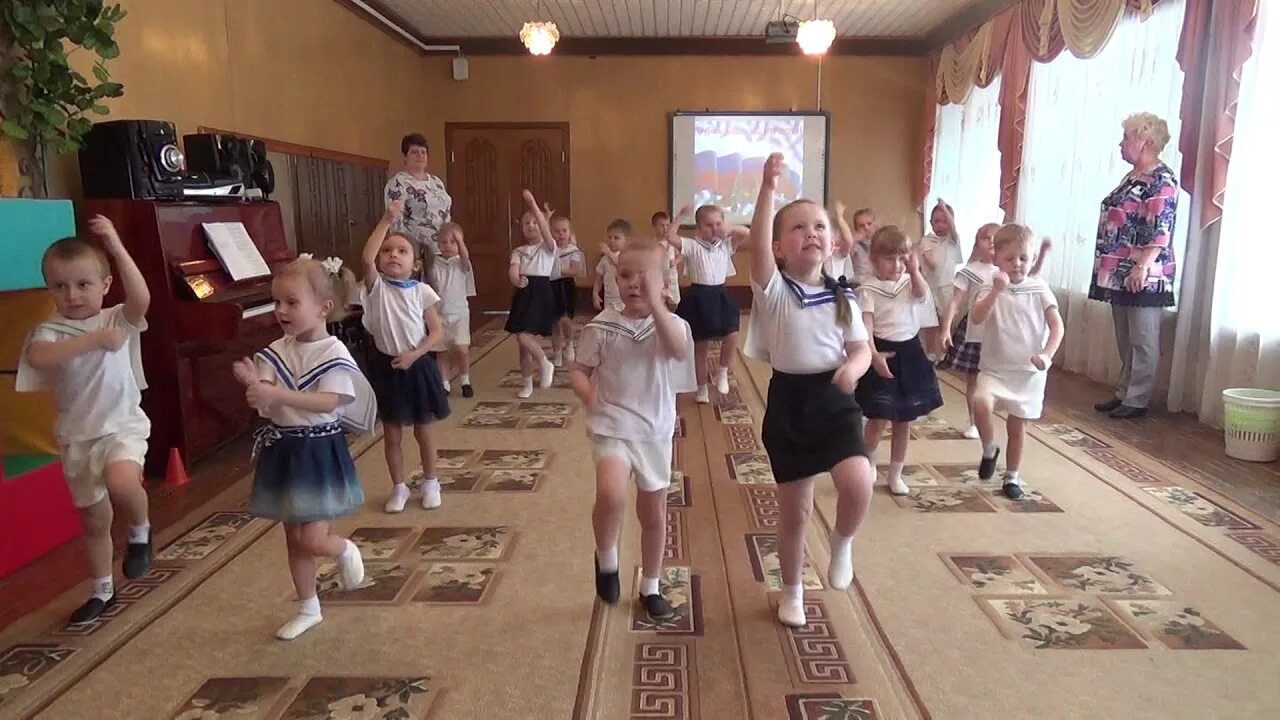 Танец бескозырка в детском саду старшая. Танец бескозырка белая. бескозырка танец в детском саду. танец морячка старшая группа в детском саду. бескозырка белая танец в детском.
