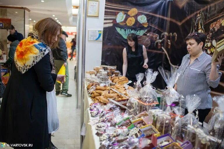 Еду ру нижневартовск. Выставка товаропроизводителей Нижневартовск. Фермерская ярмарка. Местные ярмарки. Ярмарка местных производителей.