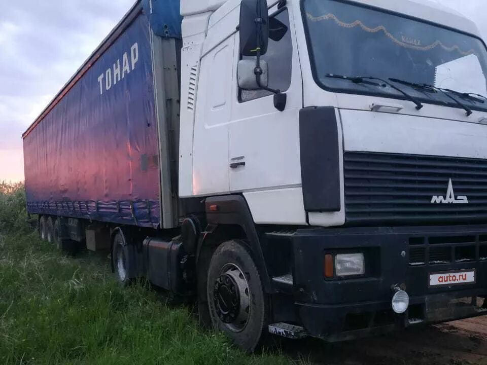 Сцепка маз бесхозная. Маз 5440 сцепка штора. Маз с полуприцепом рефрижератор. Маз 5440 сцепка. Тягач маз 544008.