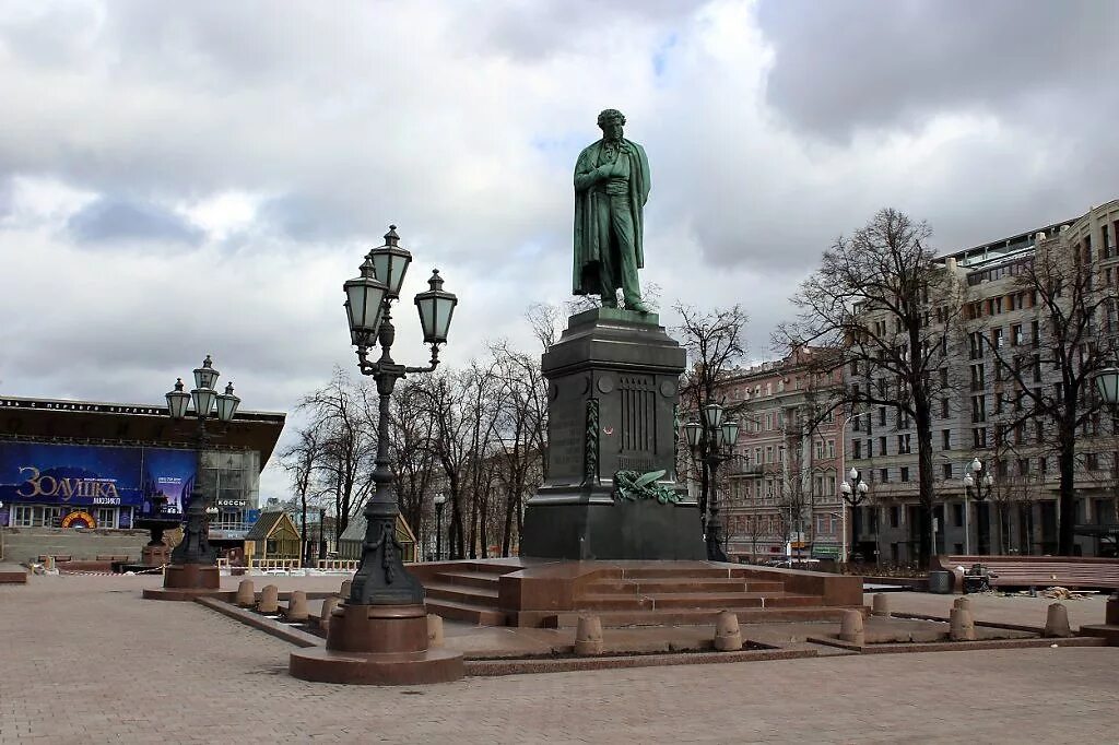 Памятник а с пушкину в москве. Памятник а. с. Пушкину (Москва, Пушкинская площадь). Памятник Пушкина на Тверском бульваре. Памятник Пушкину Тверская. Памятник Пушкину на Пушкинской площади.