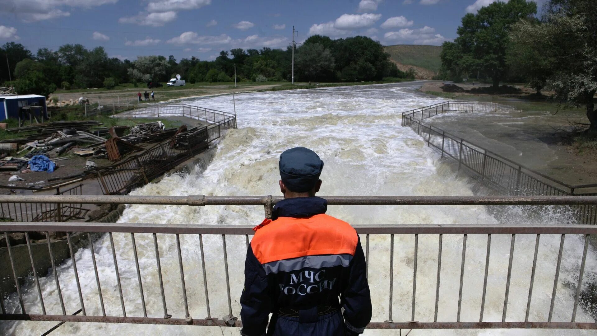 Отказное водохранилище Ставропольский край. Паводок. Паводок МЧС. Ликвидация последствий наводнения. Новости про воду