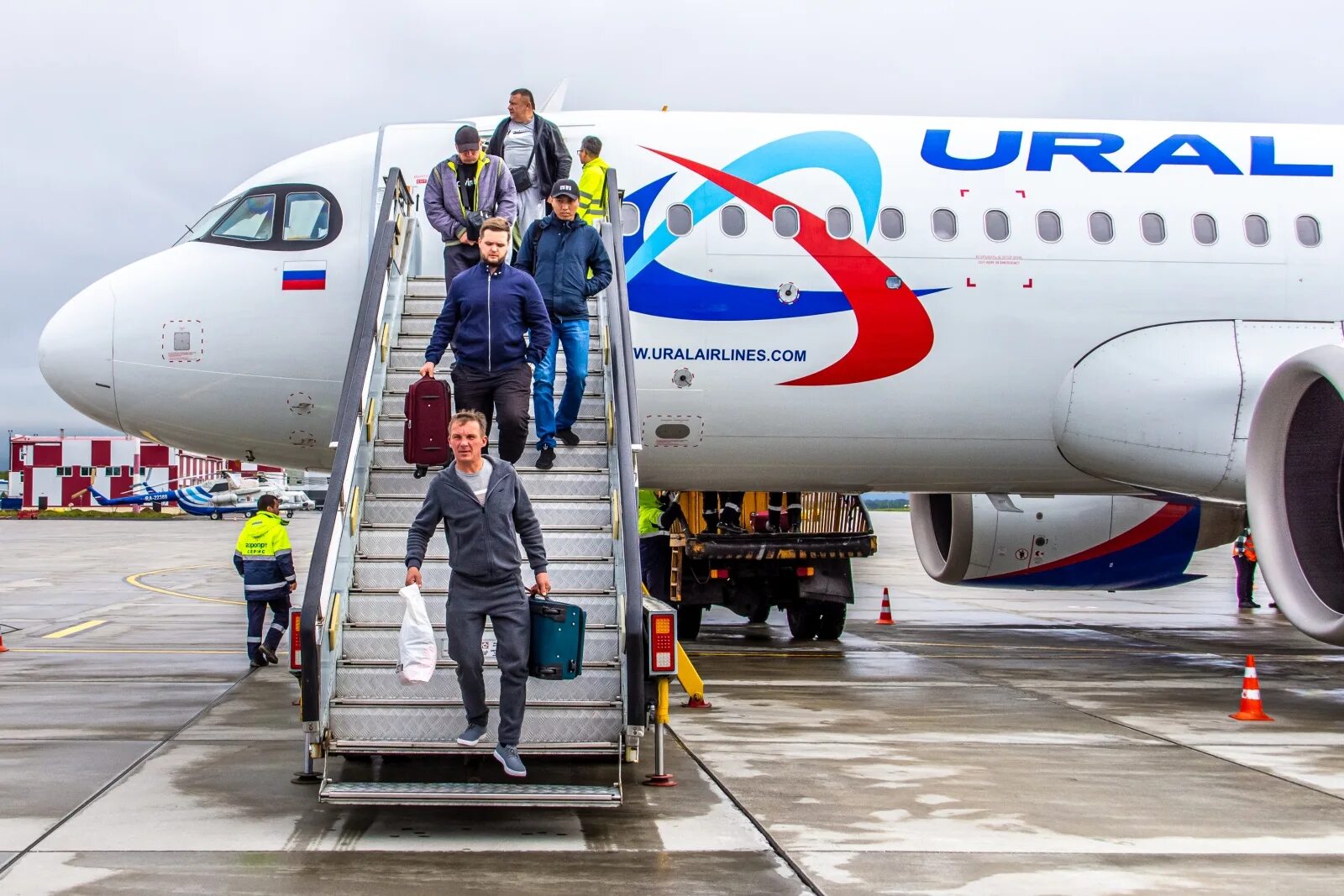 Авиабилеты уральские авиалинии цены. Авиакомпания Уральские авиалинии. A320neo Уральские авиалинии. Самолёты авиакомпании Ural Airlines. Самолёт Уральские авиалинии фото.