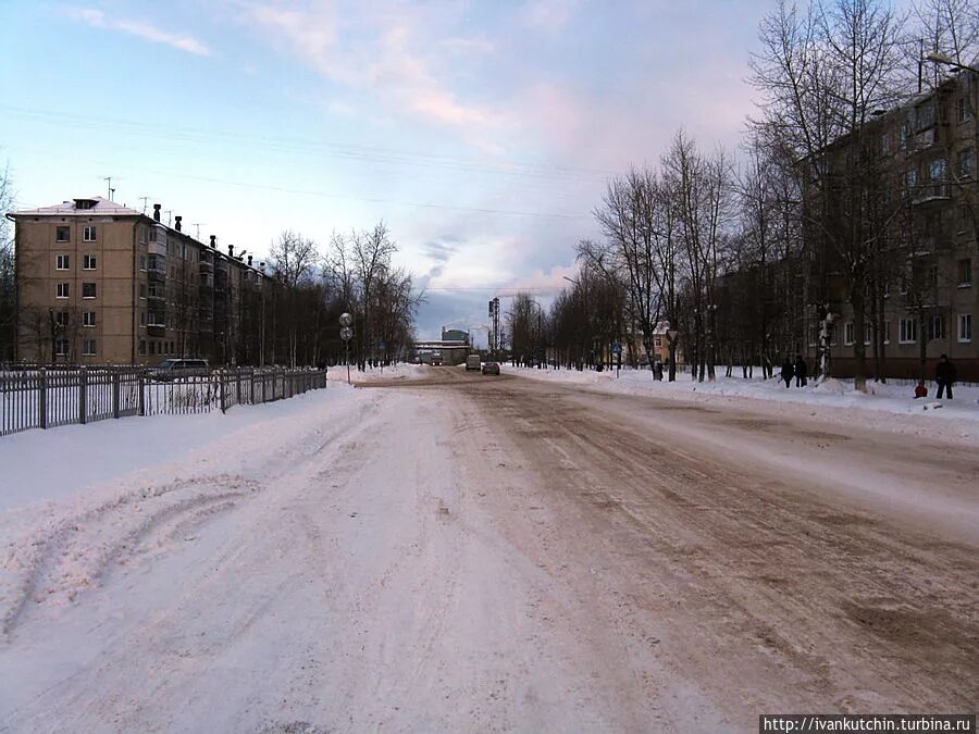 Комсомольская площадь новодвинск. Новодвинск площадь города. Новодвинск архангельская область погода. Площадь ленина новодвинск. Новодвидвиск комсомольская площадь.