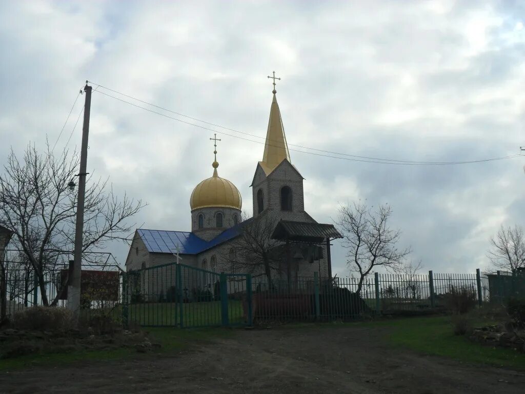 Луганская область Украина храм. Церковь Спаса Преображения Луганска. Есауловка Антрацитовский район. Есауловка Луганская область.