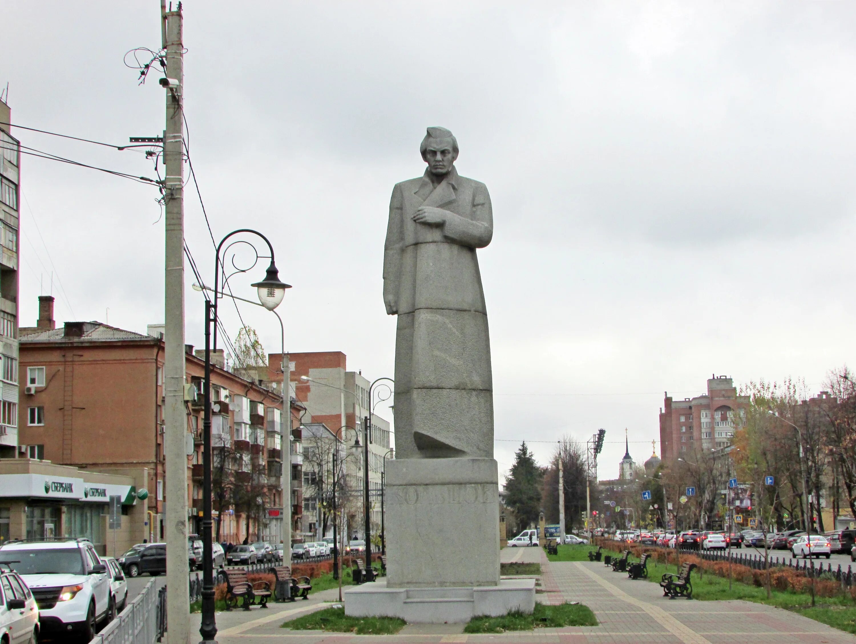 Литературный классик с памятником в воронеже. Памятник Кольцову в Воронеже. Памятник Кольцову в Воронеже на Кольцовской. Памятник а. в. Кольцову (Воронеж, Кольцовский бульвар). Кольцов памятник в Воронеже.