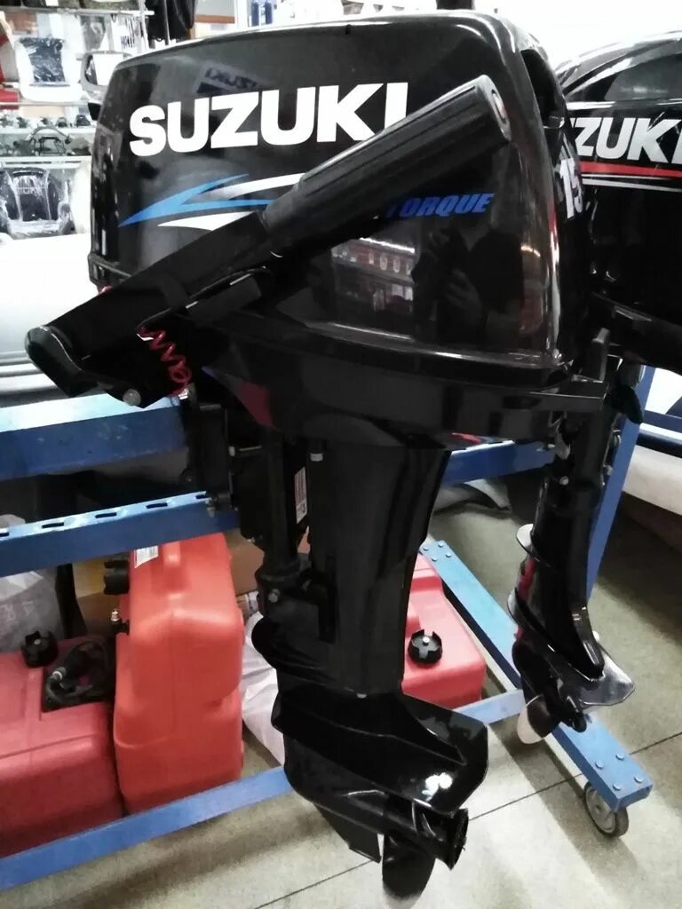 Мотор сузуки 9.9 2 тактный купить. Suzuki dt15. Сузуки ДТ 15. Сузуки 15 2-х тактный. Мотор Сузуки 15.