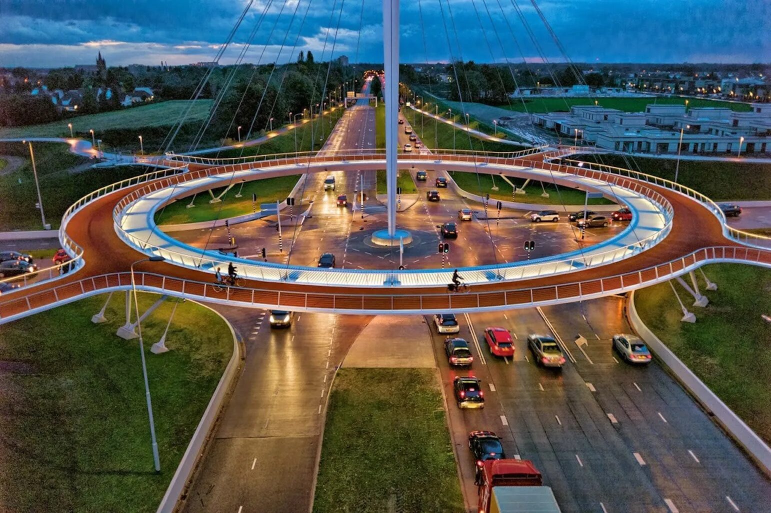 Автомагистраль велосипед. Мост ховенринг. велосипедный мост нидерланды. круглый вантовый мост. пешеходный мост круговой.