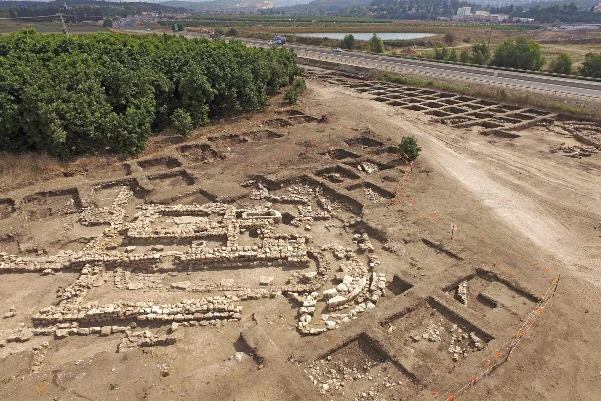 Древний Вавилон раскопки. Руины древнего Иерихон. Хариш город в Израиле. Археологические раскопки в Израиле.