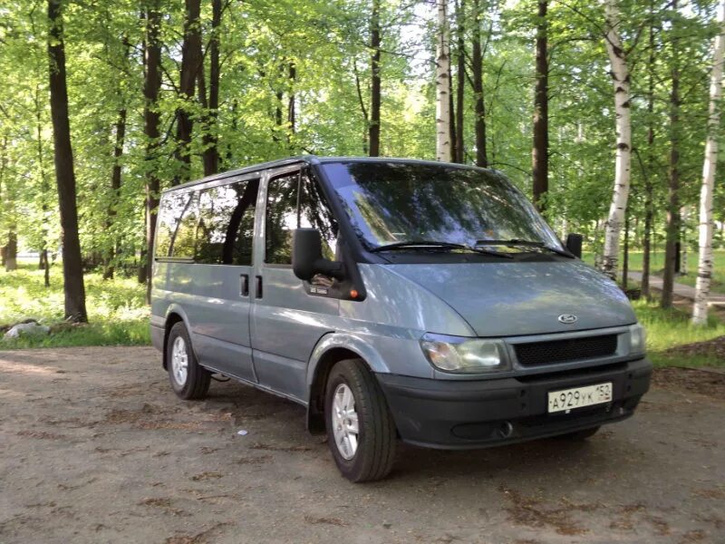 Купить микроавтобус бу недорого. Ford Transit 2005 8 мест. Ford микроавтобус 2005. Форд 8 местный микроавтобус. Форд минивэн 96 г в.