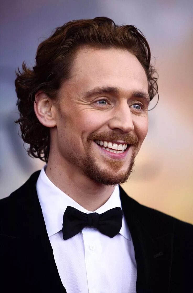 Том для кого он будет. Том хиддлстон. тома хиддлстон. том хиддлстон фото. tom hiddleston 2018.