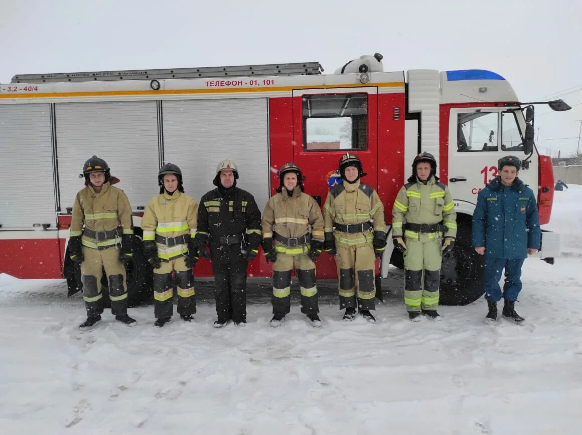 О пожарной каланче сарапула в удмуртии. Пожарные сарапул. Пожар в сарапуле сегодня. Пожарная каланча памятник сарапул. Пожар сарапульский район.