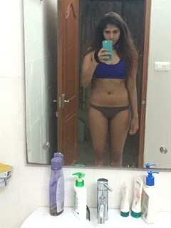 Hot Nri Girl Selfie In Front Of Mirror - Pakistani Sex, hot milf, Girl nude...